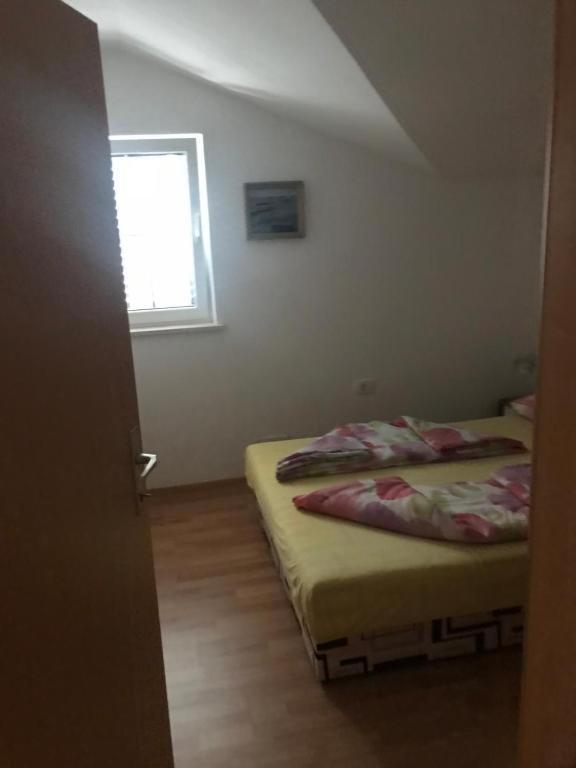 Apartmaji Jelena ไพราน ภายนอก รูปภาพ