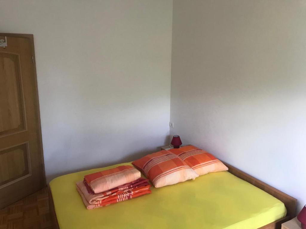 Apartmaji Jelena ไพราน ภายนอก รูปภาพ