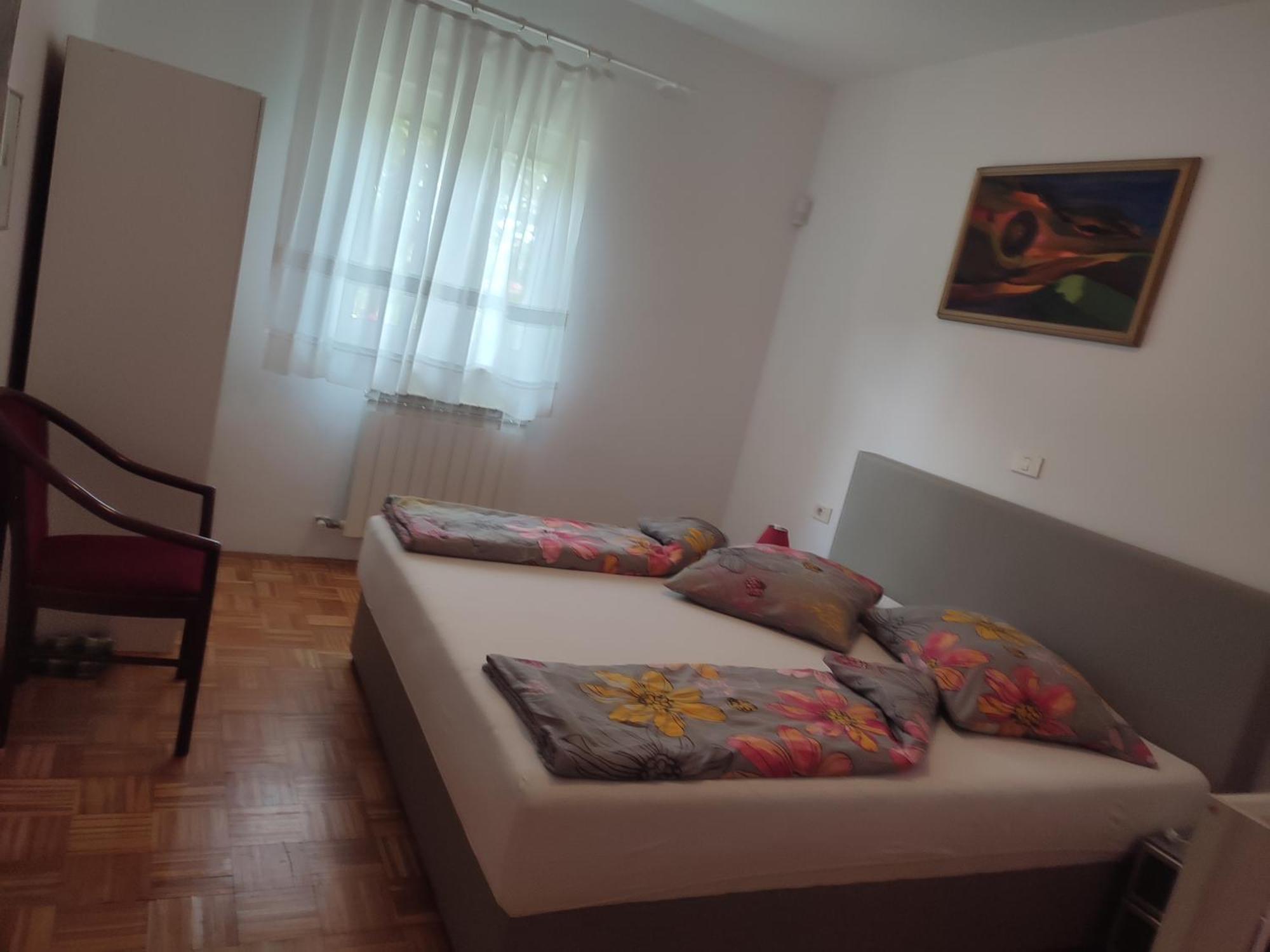 Apartmaji Jelena ไพราน ภายนอก รูปภาพ