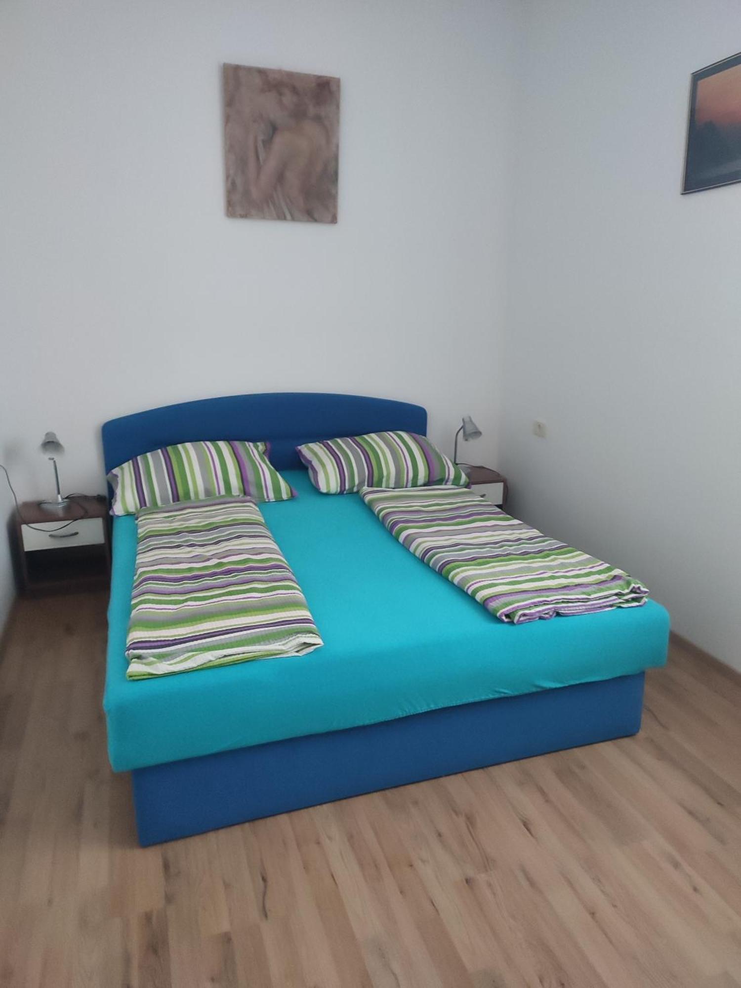 Apartmaji Jelena ไพราน ภายนอก รูปภาพ